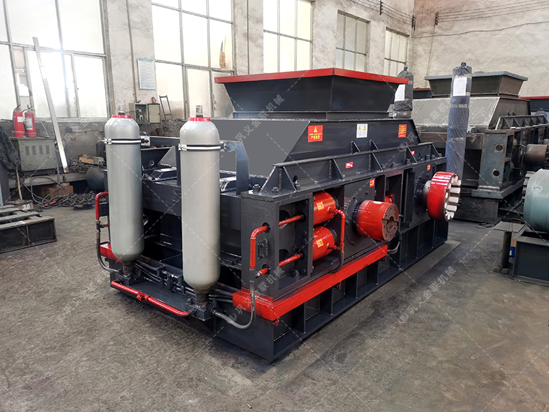 對(duì)輥破碎機(jī):如何成為石料加工的神話級(jí)設(shè)備 對(duì)輥破碎機(jī):如何成為石料加工的神話級(jí)設(shè)備