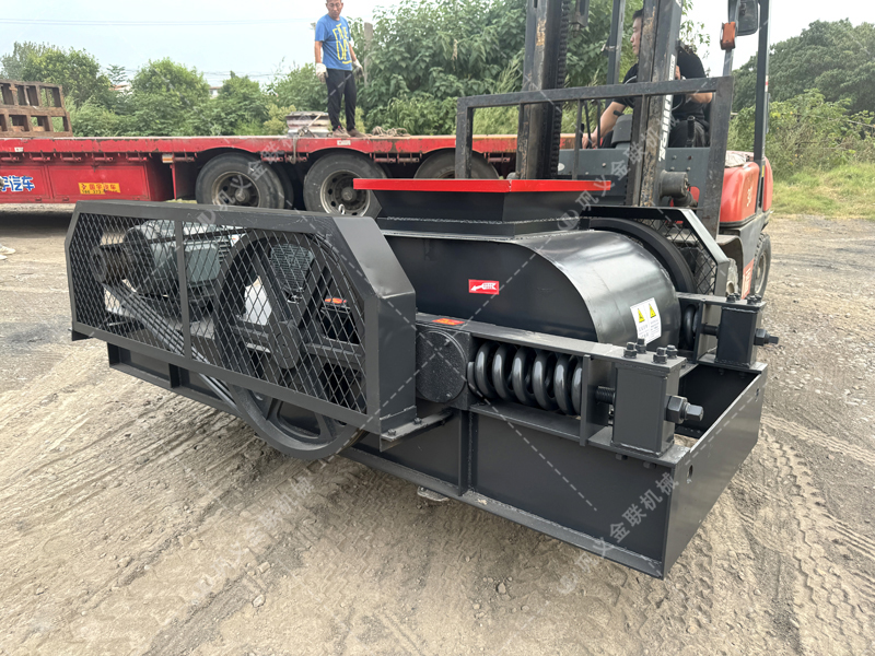 煤礦的“剛需”設(shè)備:雙齒輥破碎機(jī)滿足的僅僅是破碎需求嗎? 煤礦的“剛需”設(shè)備:雙齒輥破碎機(jī)滿足的僅僅是破碎需求嗎?